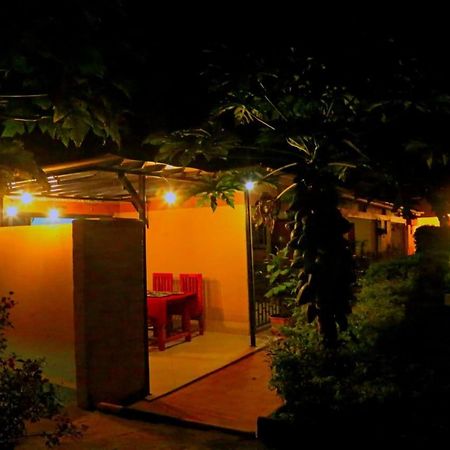 Palm Star Motel フォート・ポータル エクステリア 写真